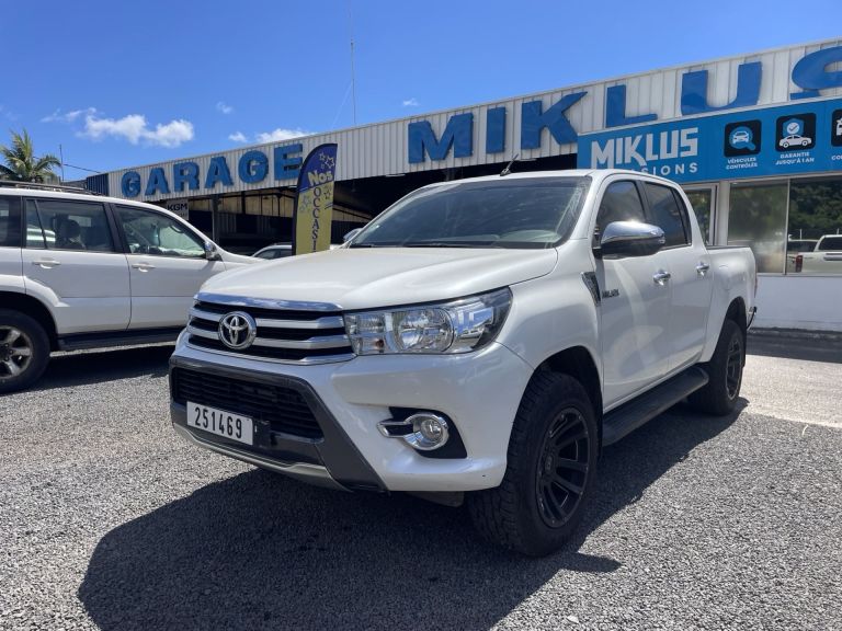 TOYOTA HILUX